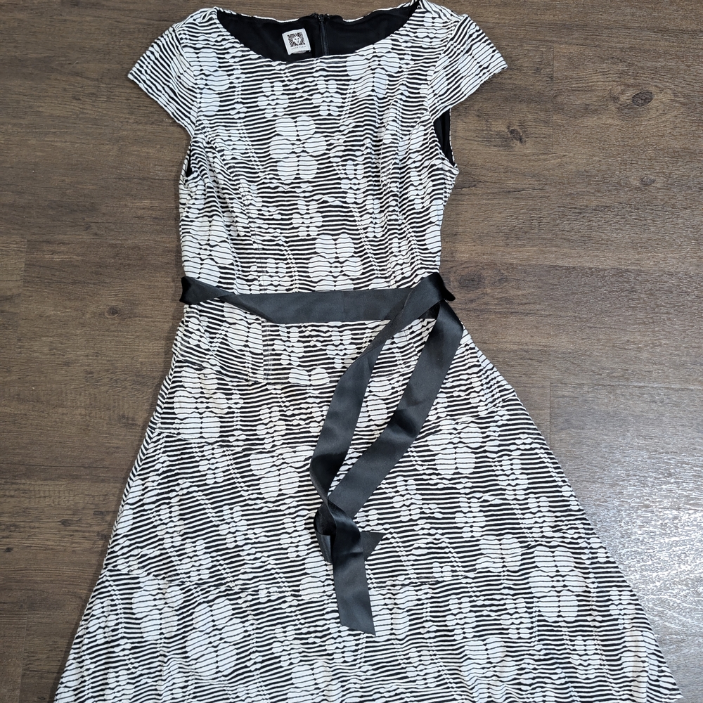 Anne Klein floral printed Dress black & white striped background Size 8-12 Read